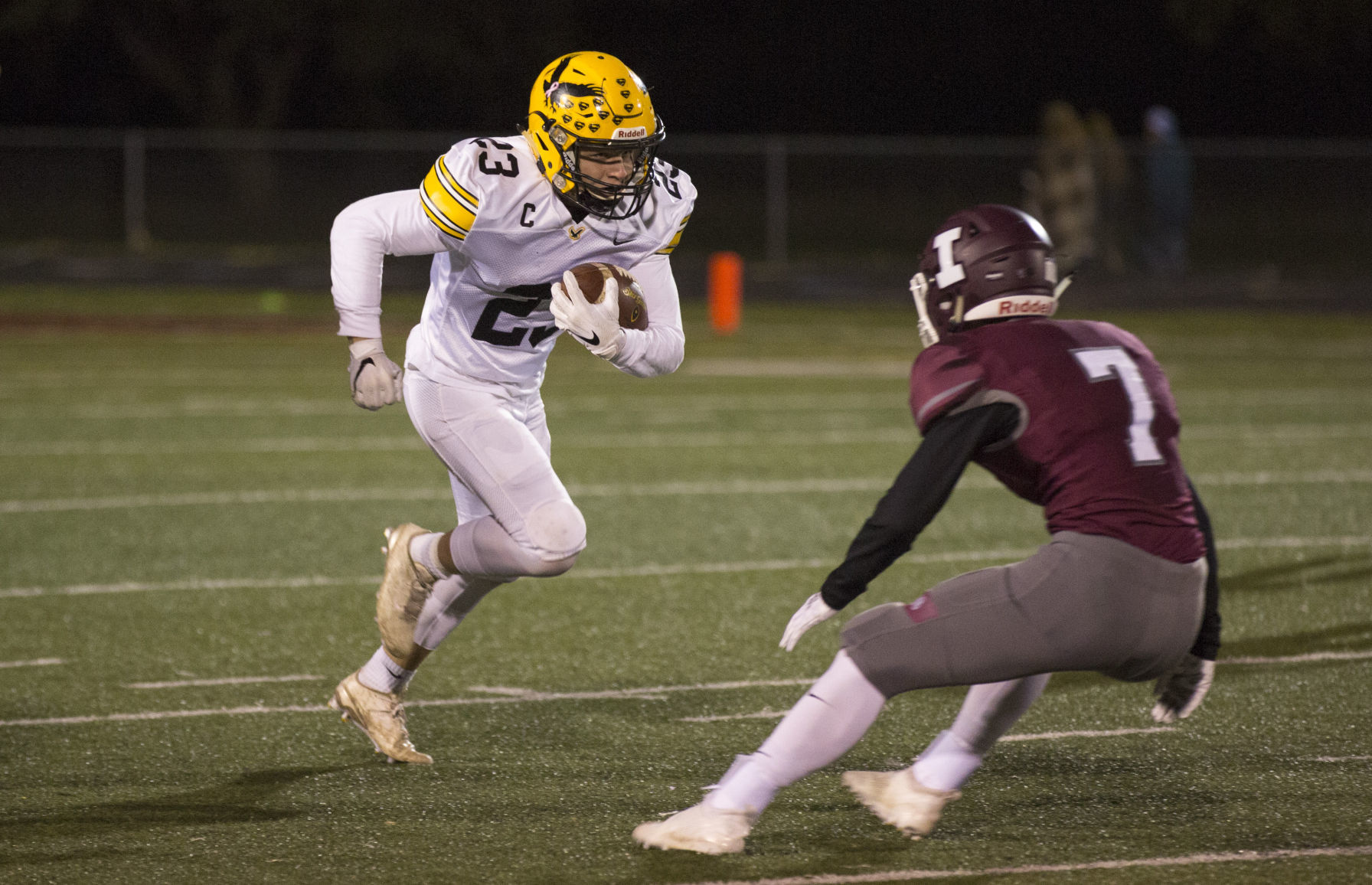 101218kw-independence-waverly-football-02